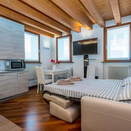 Guesthost - New Ride *