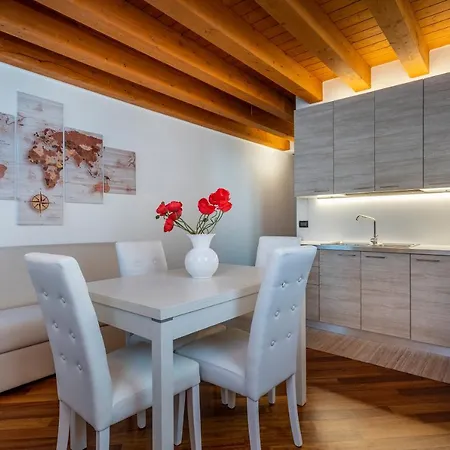 Guesthost - New Ride דירה